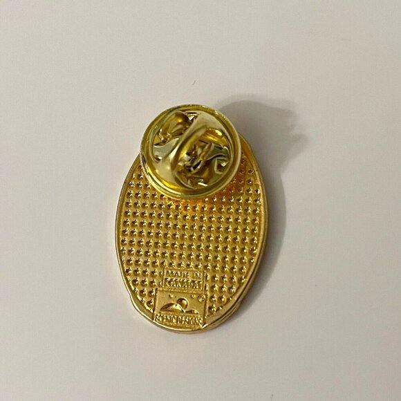 Vintage Statue of Liberty New York Pin Made in Canada - Picture 5 of 10